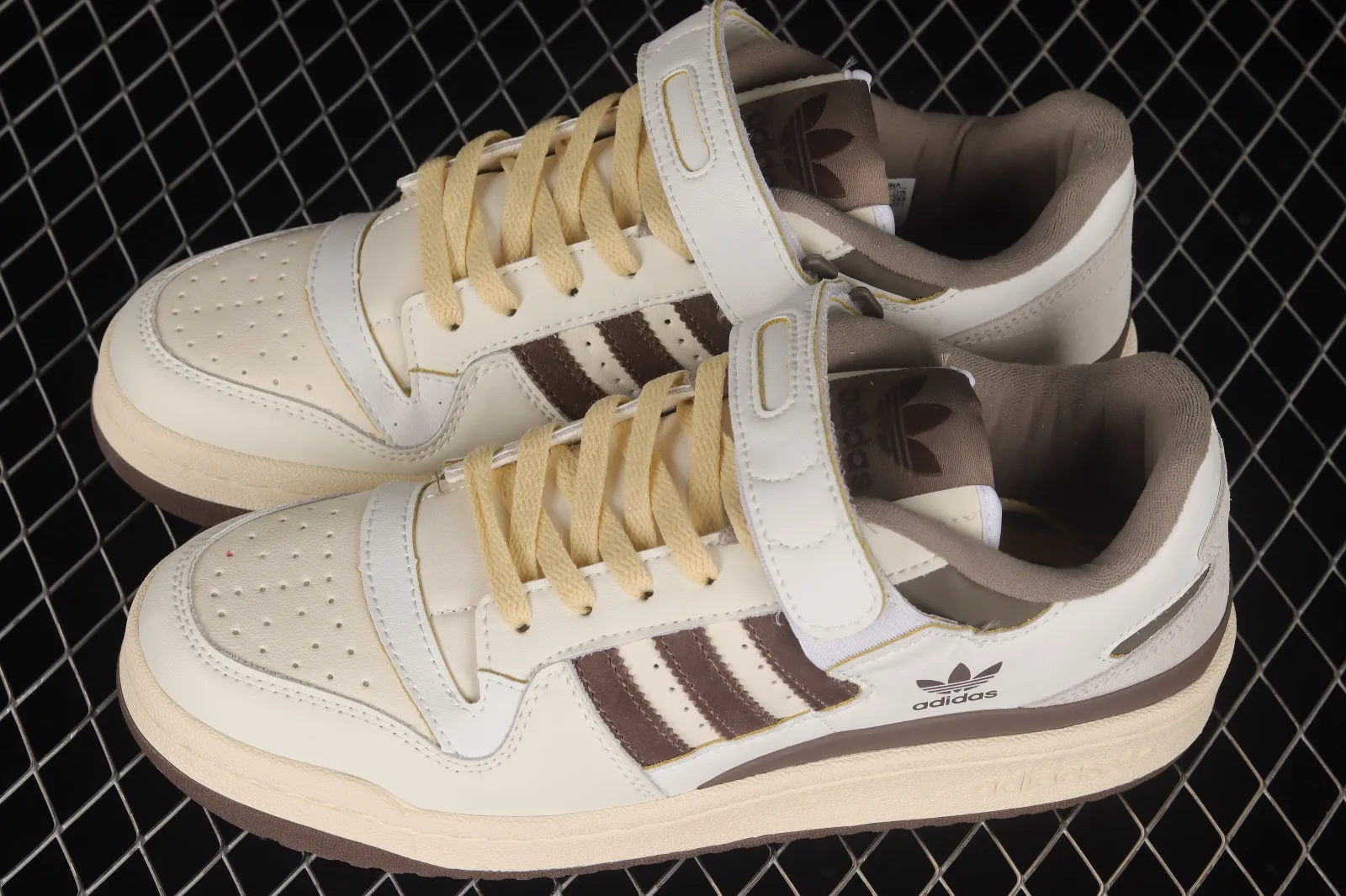 Adidas Originals Forum 84 Low Simple Brown Rice White GX4567