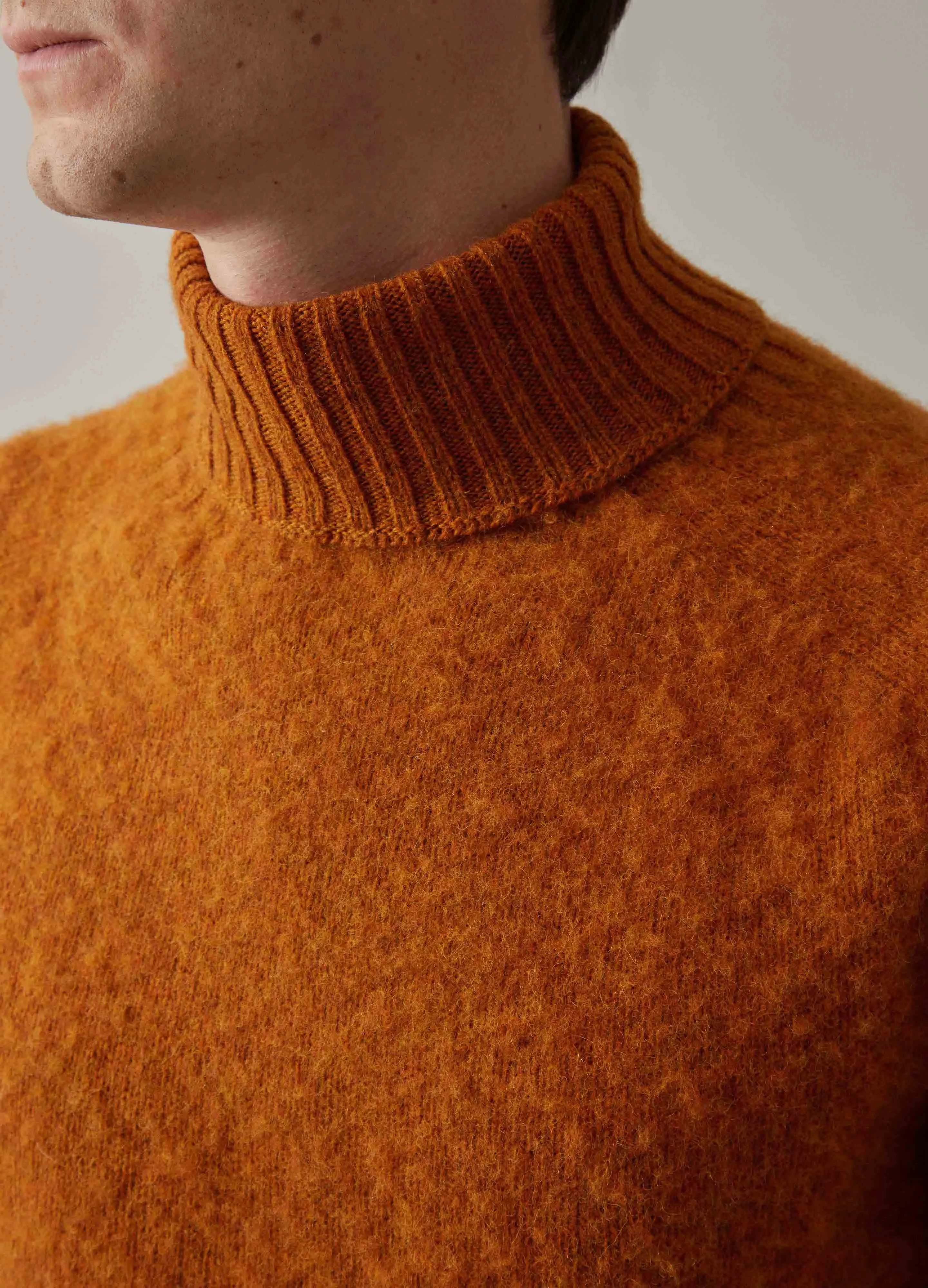 Bosse Shaggy Roll Neck - Rust