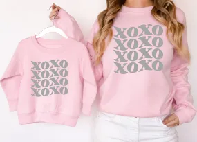 Mama Mini XOXO Valentines Day Matching Sweatshirts Mothers Day Matching Jumpers Mommy and Me Gift Pink/Grey