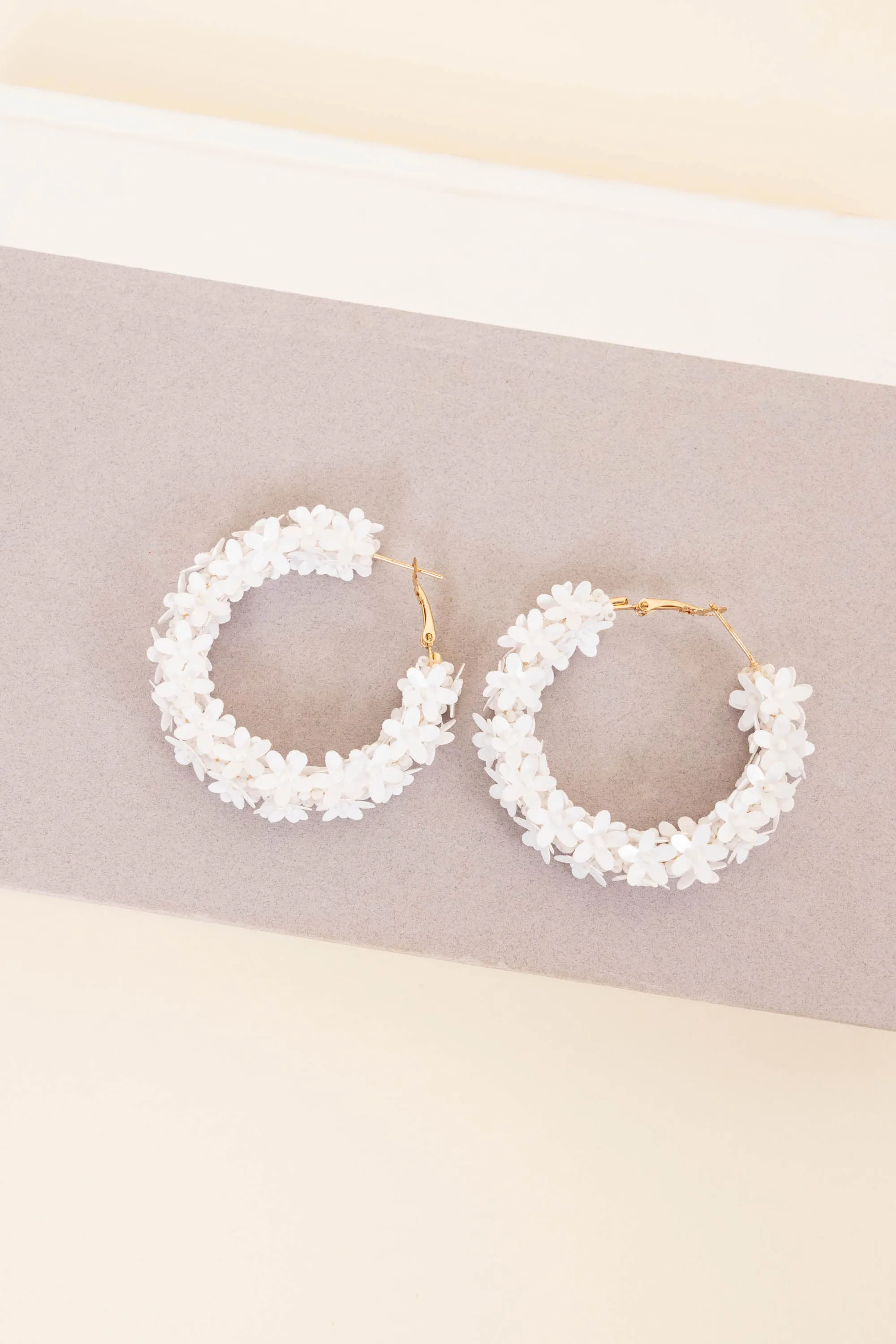 Mid Summer Earrings, White