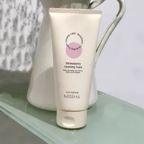 Missha Deep Cleansing Foam Creamy Latte - Strawberry